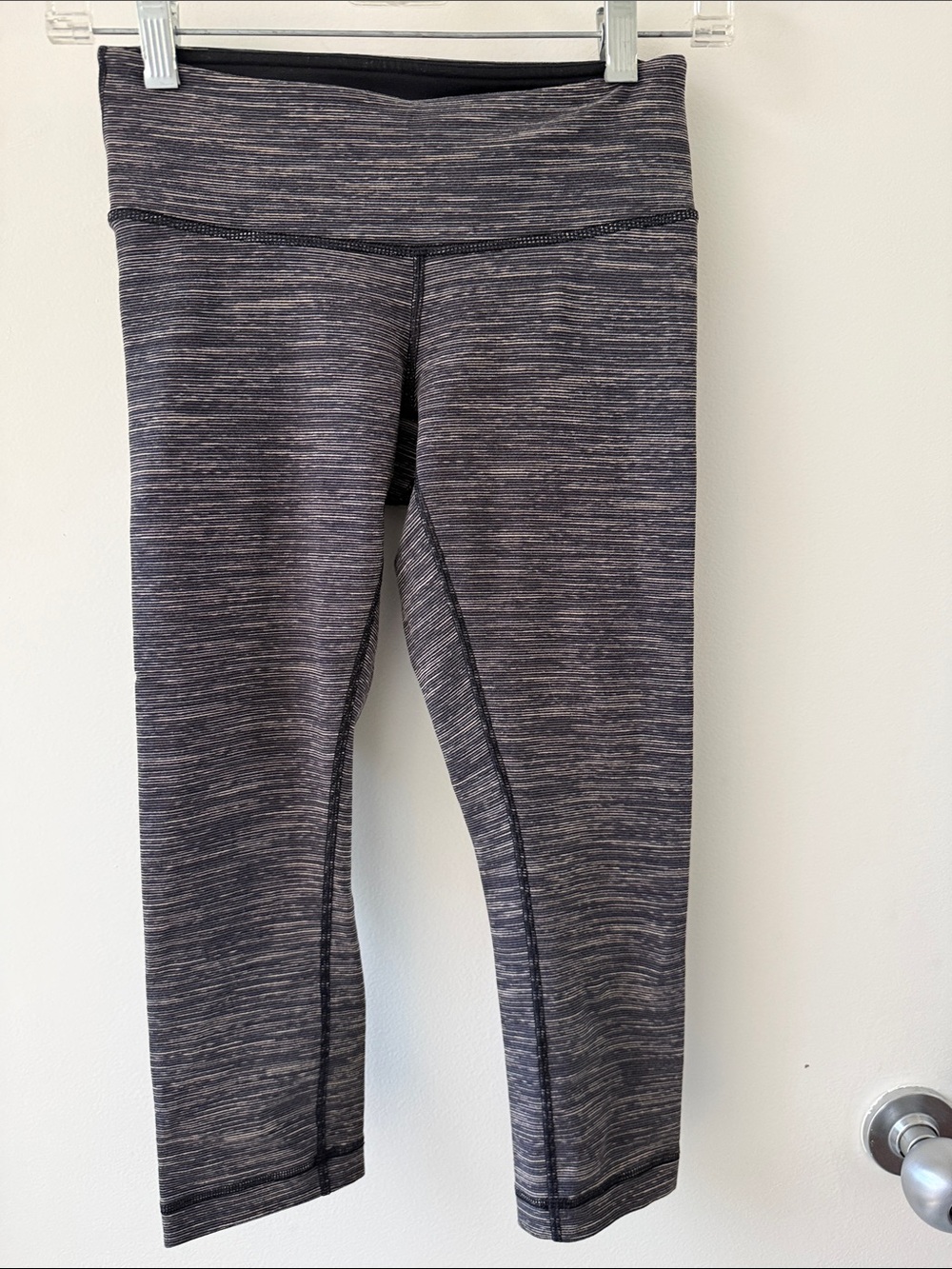 Lululemon Wunder under crop 19” size 4 Heather grey size 4
